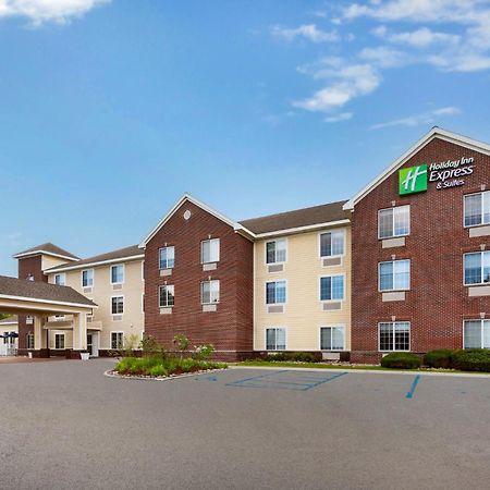 Holiday Inn Express Hotel & Suites Acme-Traverse City By Ihg Exterior photo