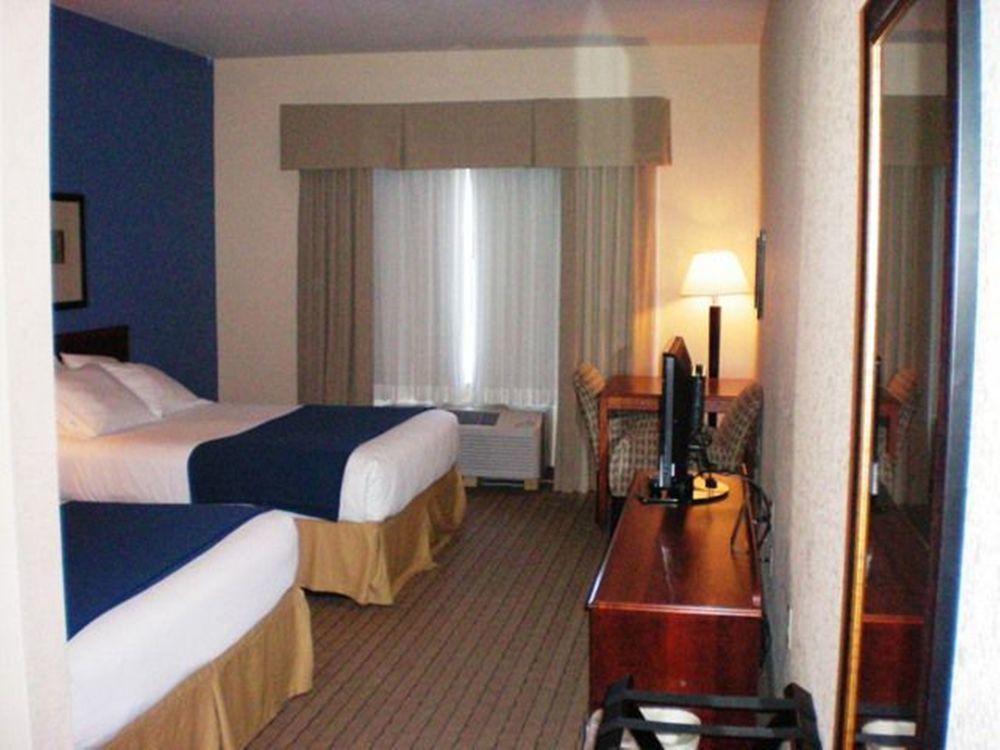 Holiday Inn Express Hotel & Suites Acme-Traverse City By Ihg Exterior photo
