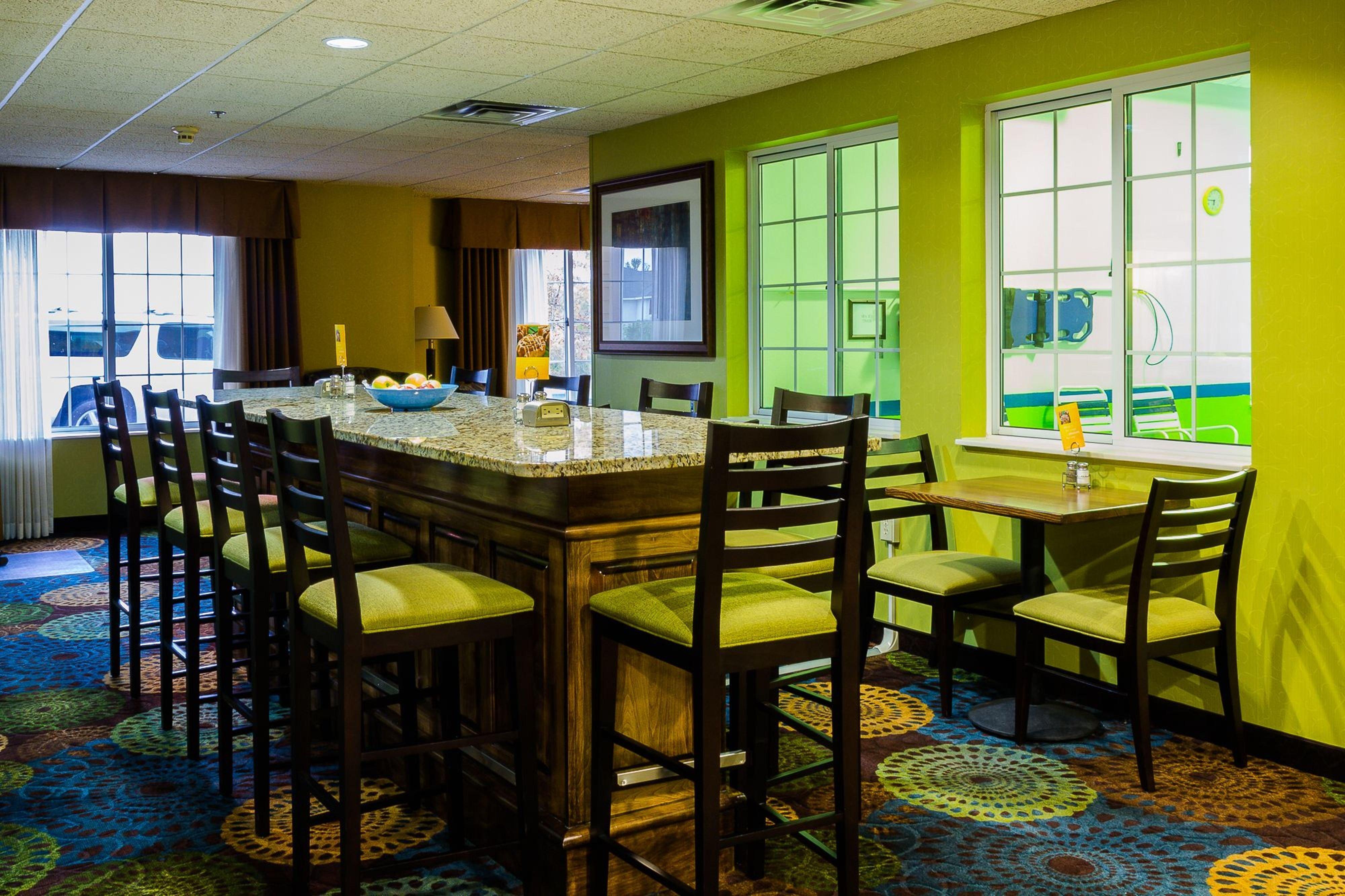 Holiday Inn Express Hotel & Suites Acme-Traverse City By Ihg Exterior photo