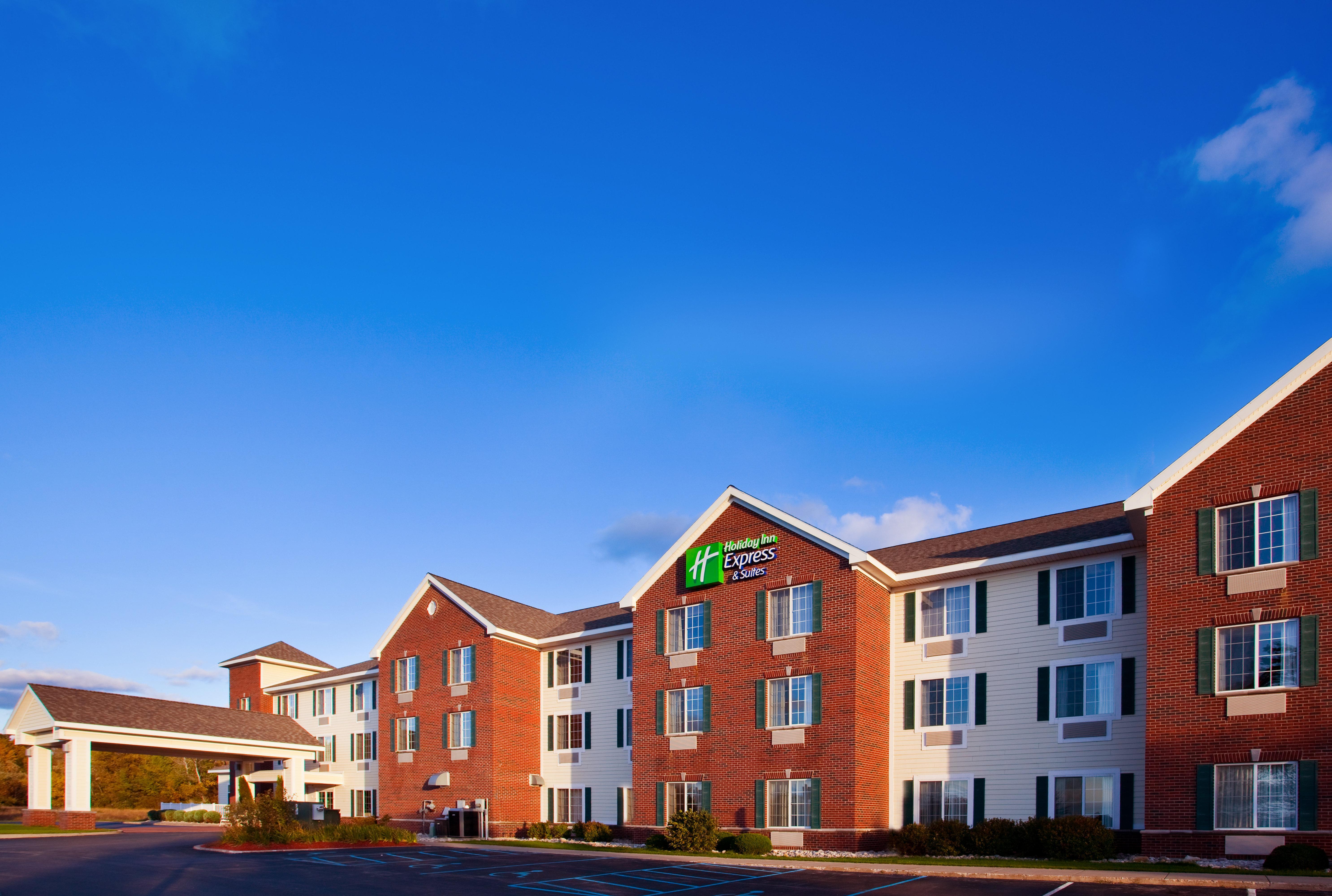 Holiday Inn Express Hotel & Suites Acme-Traverse City Exterior photo