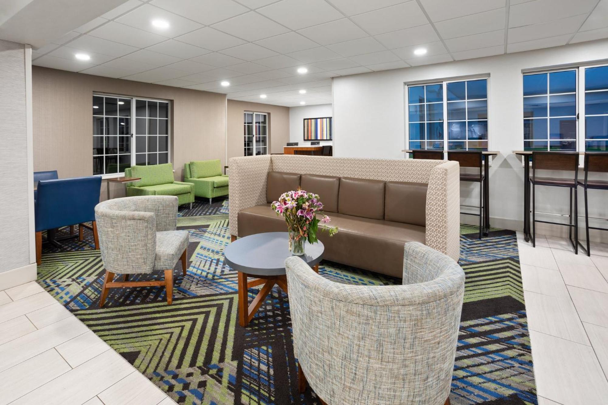 Holiday Inn Express Hotel & Suites Acme-Traverse City By Ihg Exterior photo