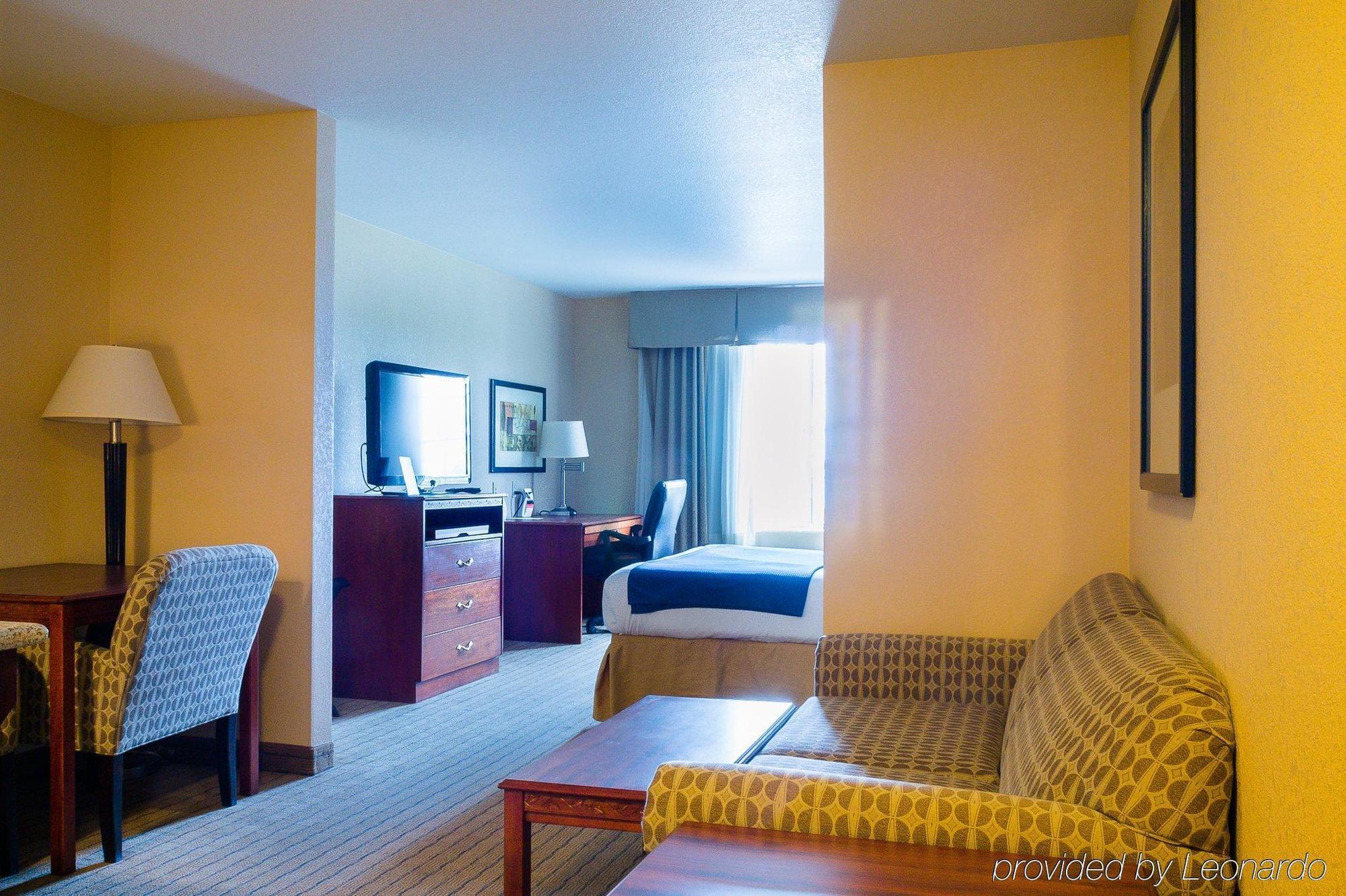 Holiday Inn Express Hotel & Suites Acme-Traverse City By Ihg Exterior photo